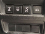レーダークルーズコントロール(全車速追従機能付)付きです。車速に応じて追従支援してくれるので、ロングドライブも快適です。詳細は販売店スタッフまでおたずねください。