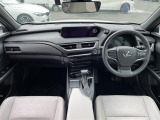 UX 250h バージョンL 4WD 本革シート