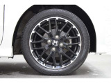純正のアルミホイールが足元を飾ります! タイヤサイズは165/55R15 です!