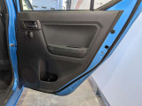 パワーウィンドウのスイッチですよ。運転席に居ながら窓を開け閉めのコントロールできます。
