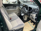 ゆったりと乗り心地の良い運転席です。長距離でもしっかりサポートしてくれます。