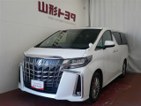 大人気 高級ミニバンのアルファードHVです!エレガントで広々した室内はまさに贅沢空間。家族 友人みんなでするドライブは思い出いっぱいですね♪