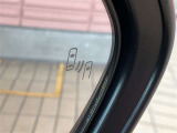 隣車線を走る車両をレーダーで検知し、ドアミラーでは確認しにくい後側方エリアに存在する車両に加え、急接近してくる車両も検知します。車両を検知するとドアミラーに搭載されたLEDインジケーターが点灯します。
