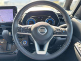 【プロパイロット】高速道路でお使い頂ける自動の運転技術です!アクセル・ブレーキ・ハンドルの操作を自動で判断し、車間距離や走行位置を保ちます!