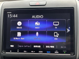 画面上でDVDやラジオ、テレビなどの選択肢を確認でき、使いたい音源へ切り替えやすい仕様です。音楽を聴きたいときなど、日常の移動に合わせて活用いただけます。