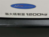 足元周り、フロアマットも、しっかり洗浄しております。