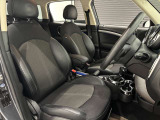 自分に合ったドライビングポジションへ。運転席まわりも使いやすく設計されています。