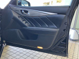 ◆運転席/ドアトリム◆ボトルホルダー付き♪