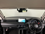 【前方視界】開放的な前方視界!運転がしやすく疲れにくいです♪窓が大きく、見通しがとっても良いおクルマですよ♪