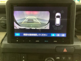 バックでの車庫入れも安心です! リアカメラが付いているバックモニター付のナビを装備しております。バンパーについているソナーや、操作線もついており距離感も画面から確認できます。