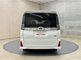 リヤ、後ろから見るとまた車の印象が変わってきますね☆☆