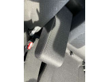 運転席にはひじ掛けもございます!