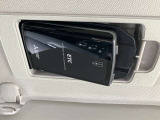 『マツダ純正・スマートインETC』 運転席のサンバイザーの裏にスッキリ収納!防犯効果も期待できます。