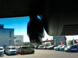 前方・後方の映像を高画質で記録し、事故やあおり運転など万が一の際の状況確認に役立ちます。車両との高い適合性と純正ならではの安心品質で、毎日のドライブをしっかりサポートします!