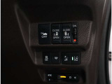 電動のスライドドアで楽々スムース!運転席からも開閉の操作もできます♪キーのスイッチひとつで自動開閉できる便利な機能もついてます♪