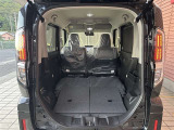 リヤシ-トを格納すると、広大な荷室が便利に使えます。