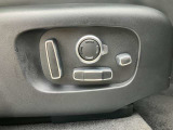 【20way電動フロントシート】フロントシートは電動シートを採用しておりますので、ドライビングポジションの微調整が可能です。