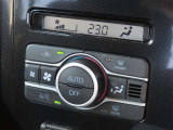 オートエアコンで車内はいつでも快適です♪