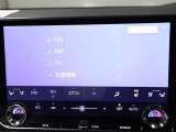 ディスプレイオーディオを装備。スマホとクルマをつなぐことで、これまでのナビに加えて、色々なサービスが楽しめます。