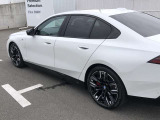 車両の詳細、ご質問につきましては、営業スタッフまでお気軽にご連絡下さいませ。遠方のお客様には実車の詳細動画送信も承ります。お問合せをお待ち致しております。