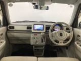 【前方視界】開放的な前方視界!運転がしやすく疲れにくいです♪窓が大きく、見通しがとっても良いおクルマですよ♪