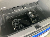 トランクフロア下にも充実の収納スペース!