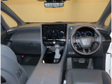 オシャレなインテリアで運転する気分も盛り上がりますよね^^