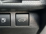 長押しすると運転席からバックドアを開閉出来ます!