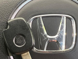 【キーレス】少し離れた場所からでもボタン一つでドアの開錠・施錠ができるのでとっても便利!ドアの鍵穴周りに傷をつけることもありません♪