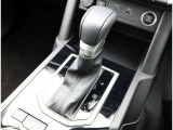 こちらのシフトは、車両にマッチしたデザインになっています!握りやすく、操作し易い配置になっていますので、いつも触れるシフトだからこそ、大切ですね!