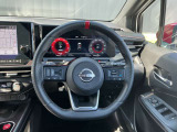 【NISMO専用革巻きステアリング!】 操作性とグリップ力が良いニスモ専用ステアリングになります。