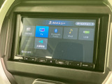 FM・AMやテレビ、Bluetooth Audio、iPod、USBなど、複数の音源を画面から選べます。普段使う機器や好みに合わせて切り替えられ、毎日の移動を便利にサポートします。