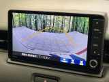 【バックカメラ】駐車時に後方がリアルタイム映像で確認できます。大型商業施設や立体駐車場での駐車時や、夜間のバック時に大活躍!運転スキルに関わらず、今や必須となった装備のひとつです!