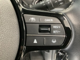 【アダプティブ・クルーズ・コントロール】予め設定した車速内でクルマが自動的に加減速。 前走車との適切な車間距離を維持しながら追従走行し、高速道路でのドライバーの疲労を軽減してくれる嬉しい機能付♪