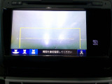 バックカメラの画像です。ガイドラインがスムースな車庫入れをサポートいたします。車庫入れの安心感がアップしますね。
