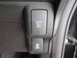 オートリトラミラーや横滑りを防ぐVSA等のスイッチは運転席の右側、手の届きやすい位置にあります。