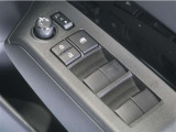 電動格納&ミラー角度調整機能付きです。