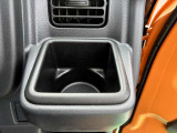 ドリンクホルダー装備☆運転席右側についていますのでドリンクも取り出しやすい☆