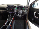 視界良好、操作しやすい運転席です。