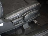 ◆シートハイトアジャスター◆運転席を上下に高さ調節ができます!運転ポジションを体格に合わせてシート調整できます。