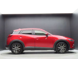 マツダ車の特徴でもあるボンネット部分が長いのもMAZDA2がスタイリッシュに見える理由の一つです。