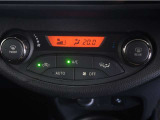 オートエアコンが付いています!1年中快適な室内を提供。車内温度を設定すると風量を自動で調整してくれます。