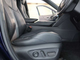 パワーシート搭載。微妙な調整が手軽にでき、ピッタリなポジションで運転することが可能です。