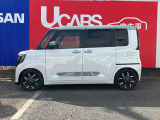 リヤシーリングファン装着車です!後席までエアコンの効きが良くなります。