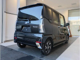 フロントガラスも大きくて、視野が広がって運転しやすい。