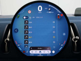 視認性の良いTFT液晶メーター、太陽光も反射しにくく、運転中もパッと見れるよう速読性の高いメーターです。