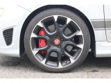 Bremboブレーキキャリパー