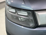 LEDヘッドライトは、点灯の瞬間から最大光量を発揮し、突然暗くなるトンネルなどでの安定感を高めます。