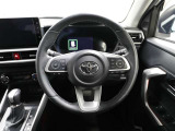 各操作スイッチなどもハンドルから手を放すことなく操作可能で安全運転に支援いたします!