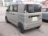 「マルチボード」によって多彩な車内アレンジが可能!デスクスペースにしたり、フラットな車中泊モードにしたり、幅広い使い方ができます。
